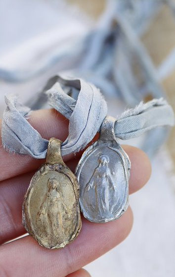 Virgen Milagrosa Colgante - Plata