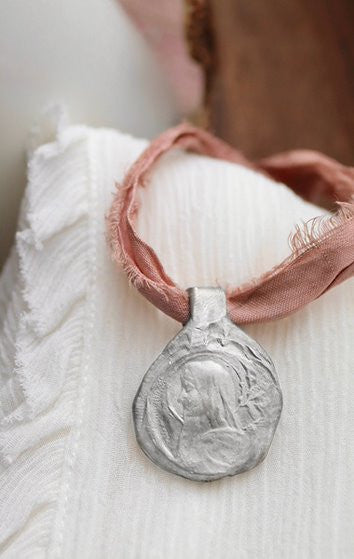 Virgen de Lourdes Colgante - Plata