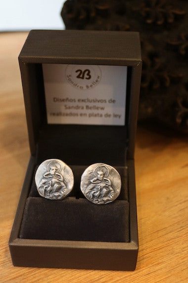 Gemelos rústicos de San Raimundo de Peñafort en plata. Hechos artesanalmente en España por Sandra Bellew.