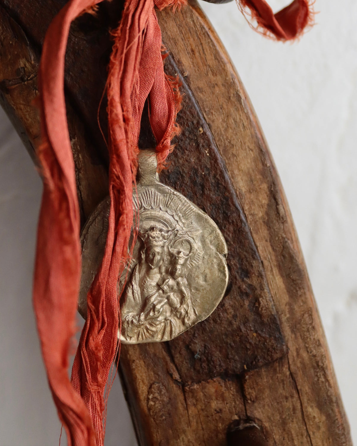Virgin of Almudena Pendant - Gold-plated brass