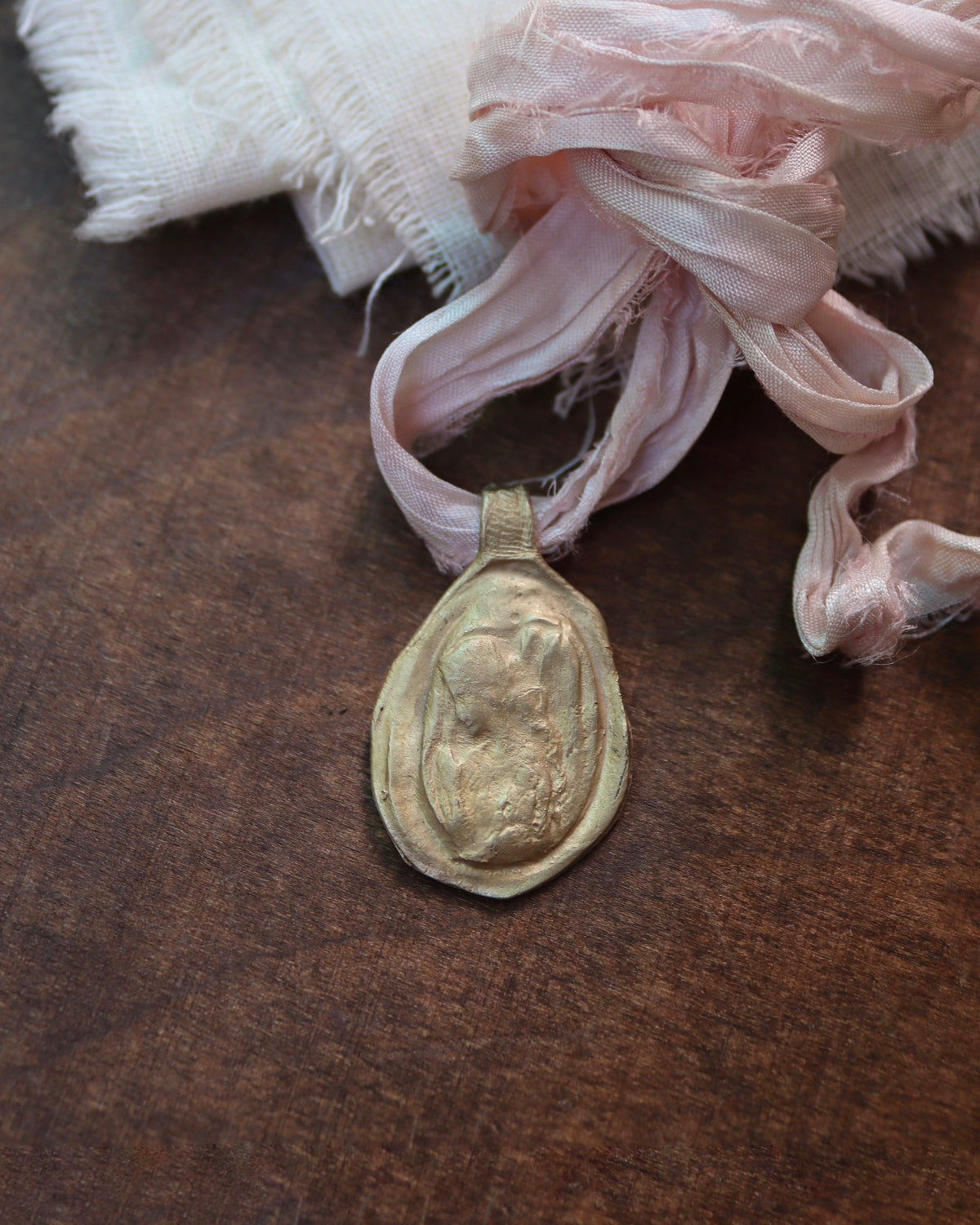 Guardian Angel Pendant - Gold-plated brass
