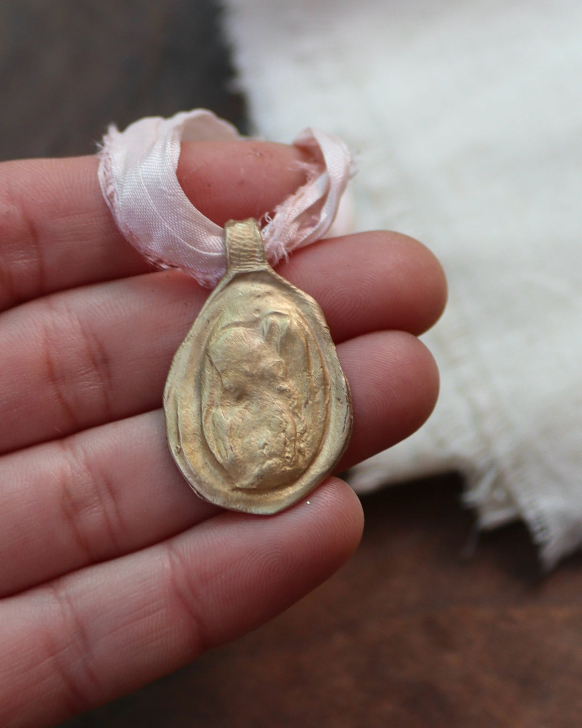 Guardian Angel Pendant - Gold-plated brass
