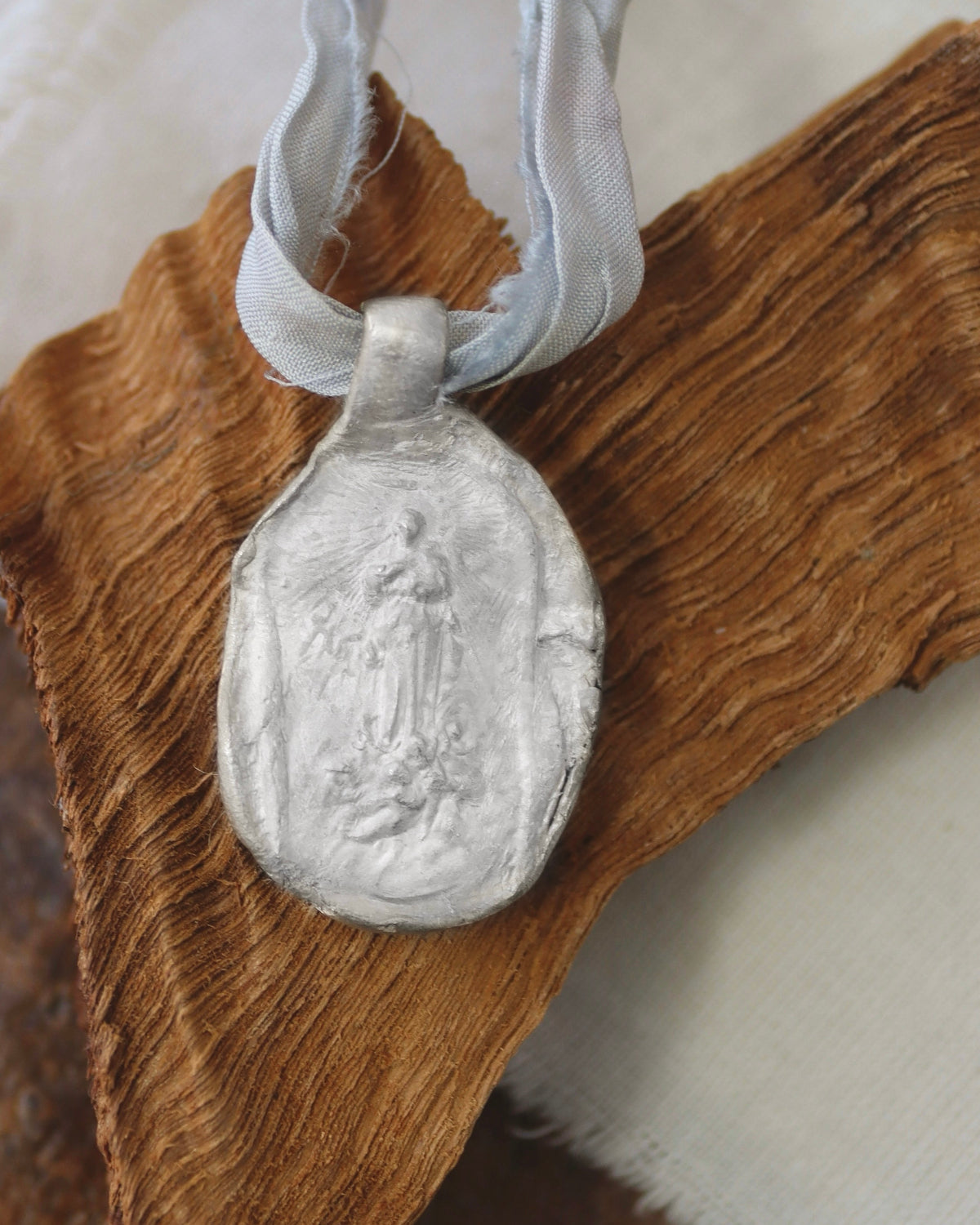 Virgen de la Asunción Colgante - Plata