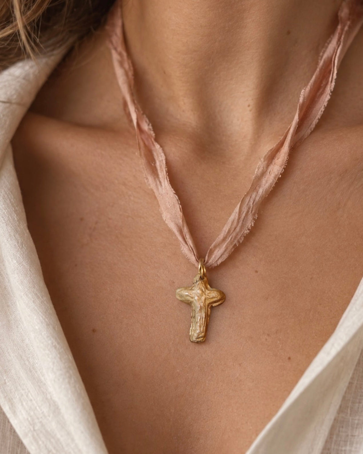 Schoenstatt Hanging Cross - gold-colored brass