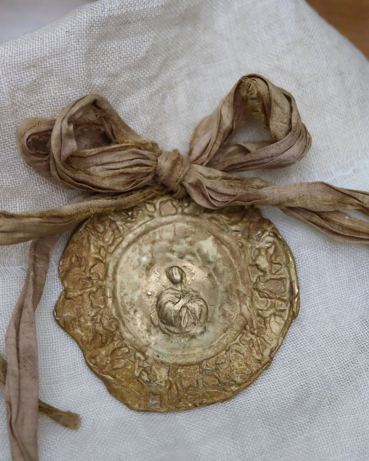 Medalla cuna latón T XL