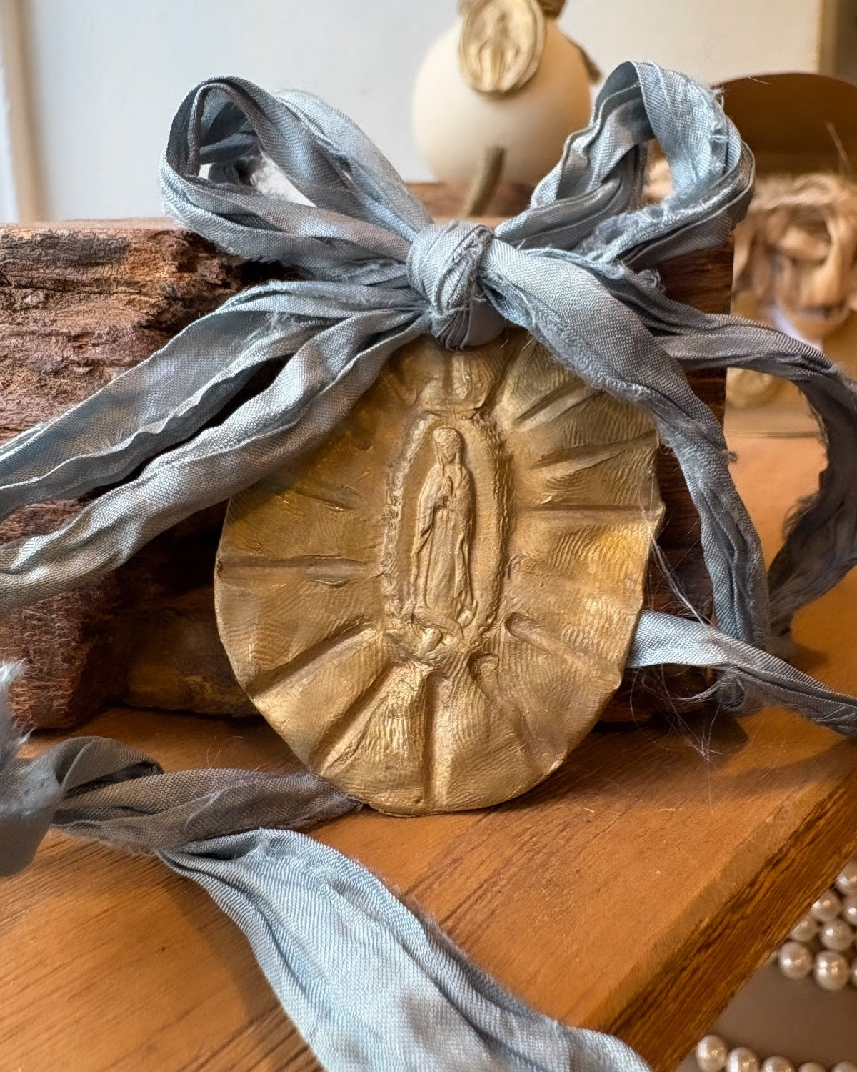 Virgen Guadalupana Carrito - Latón dorado
