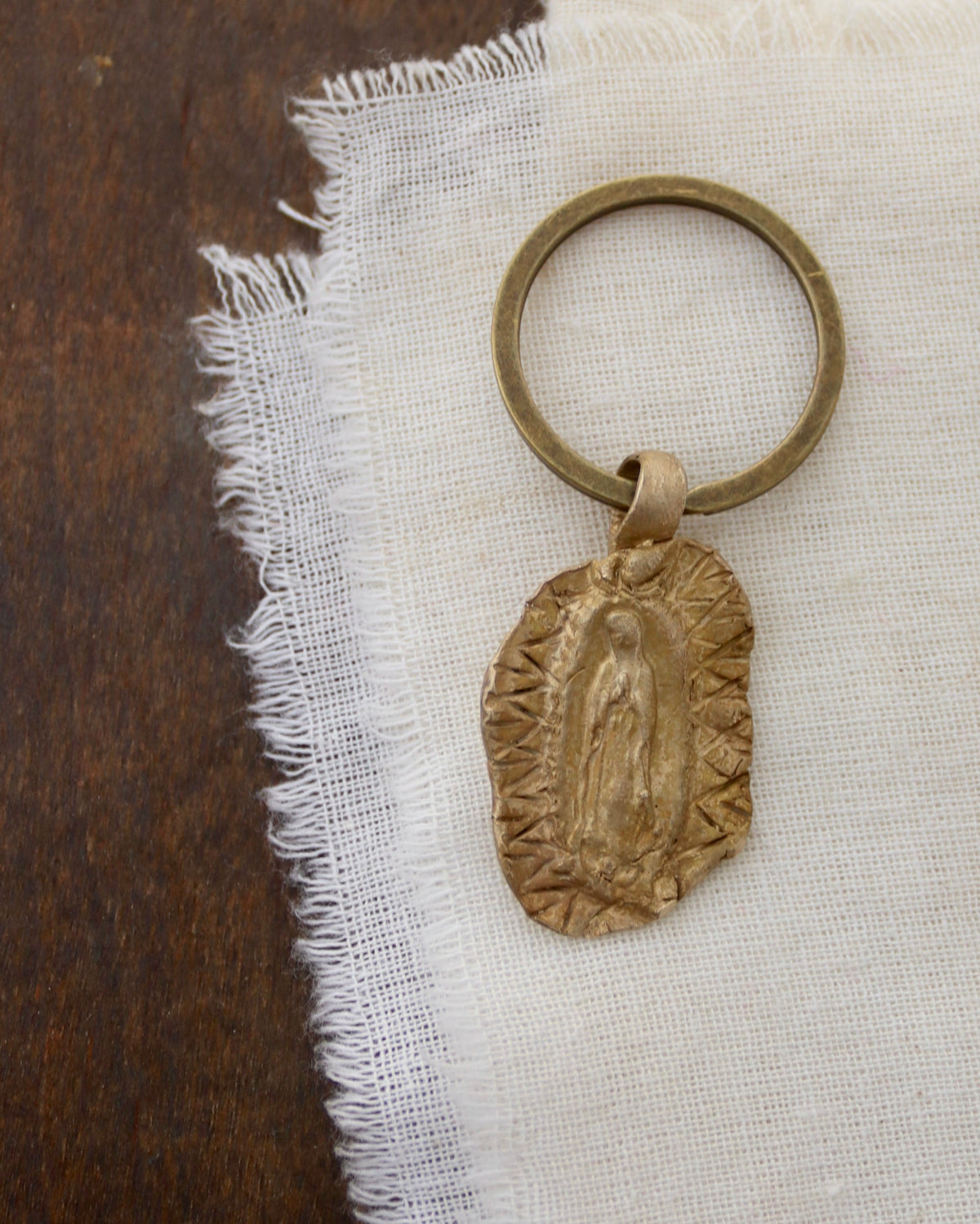 Virgen Guadalupana Llavero - Latón dorado