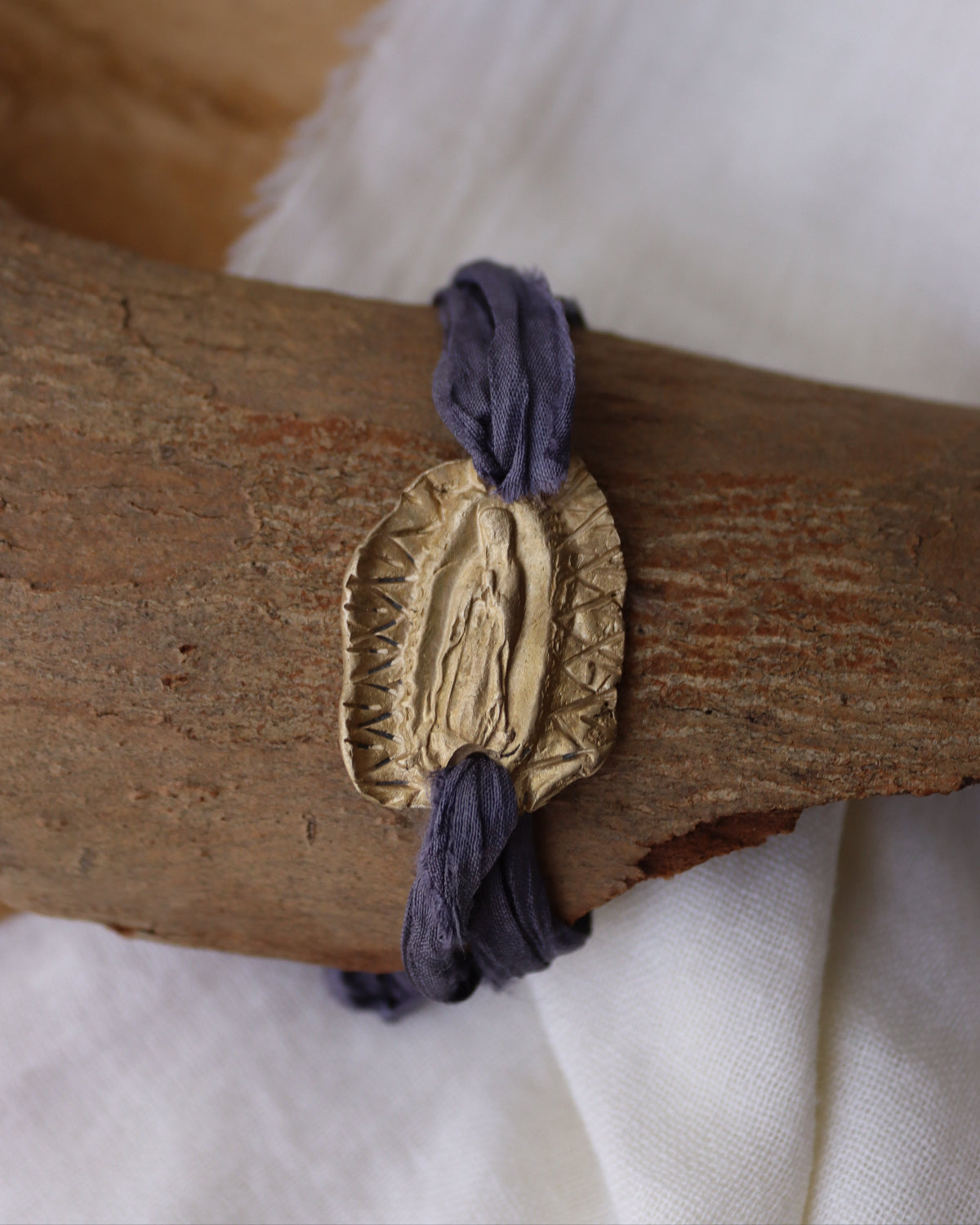 Virgen Guadalupana Pulsera - Latón dorado