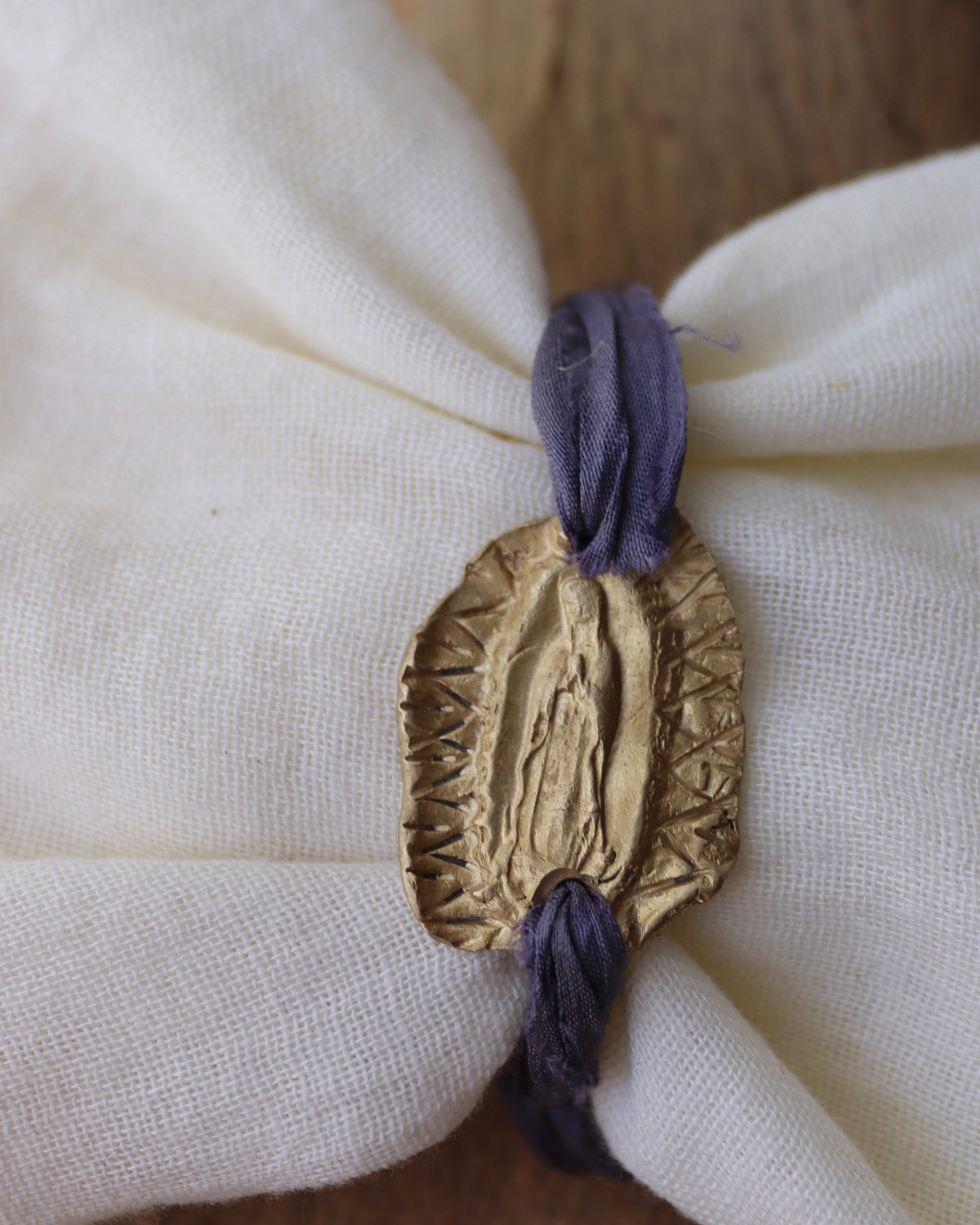 Virgen Guadalupana Pulsera - Latón dorado