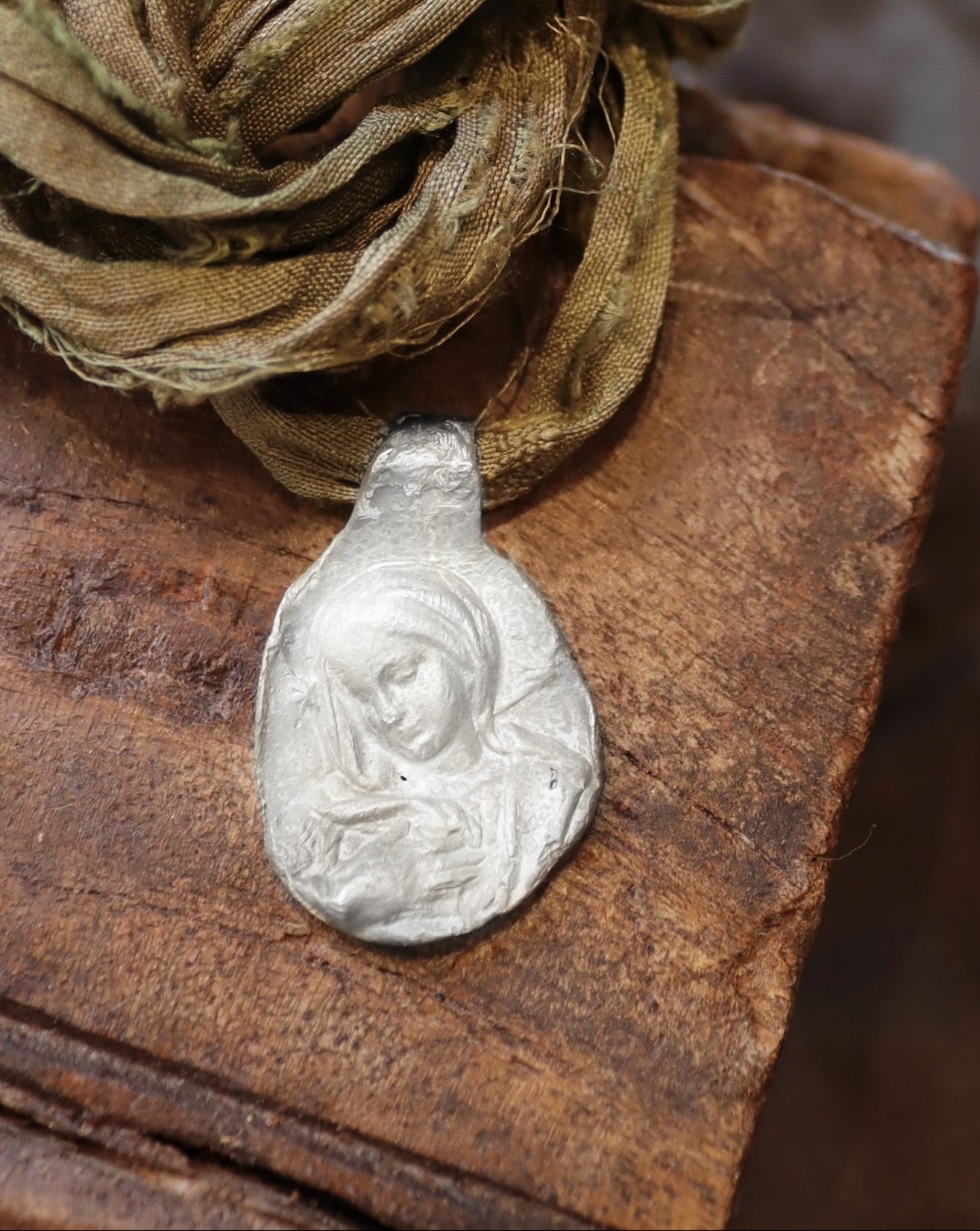 Virgen de la Merced Colgante - Plata