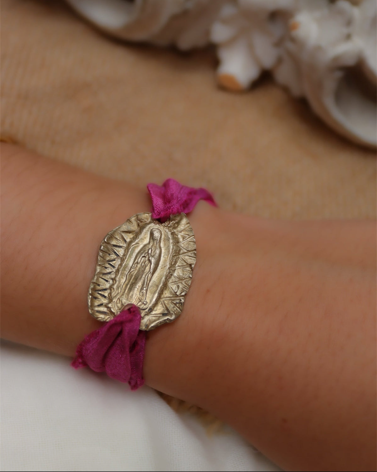 Virgen Guadalupana Pulsera - Latón dorado