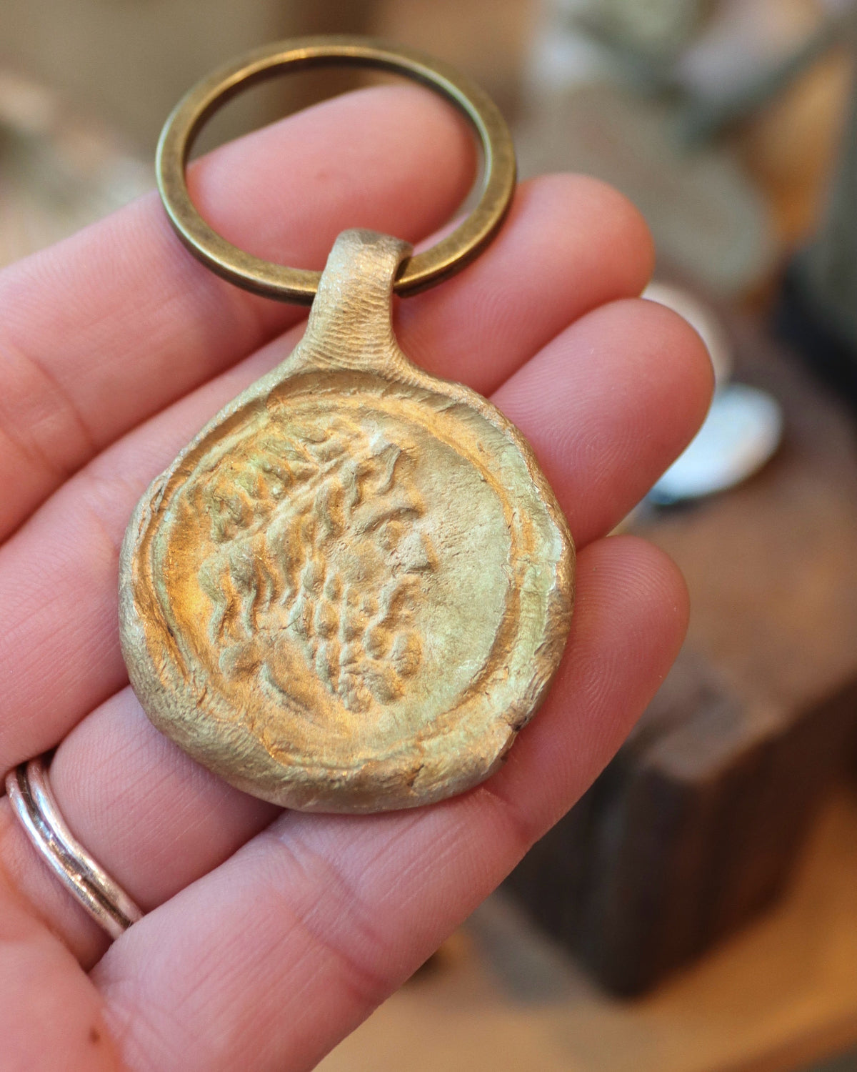 Moneda Griega Llavero - Latón dorado