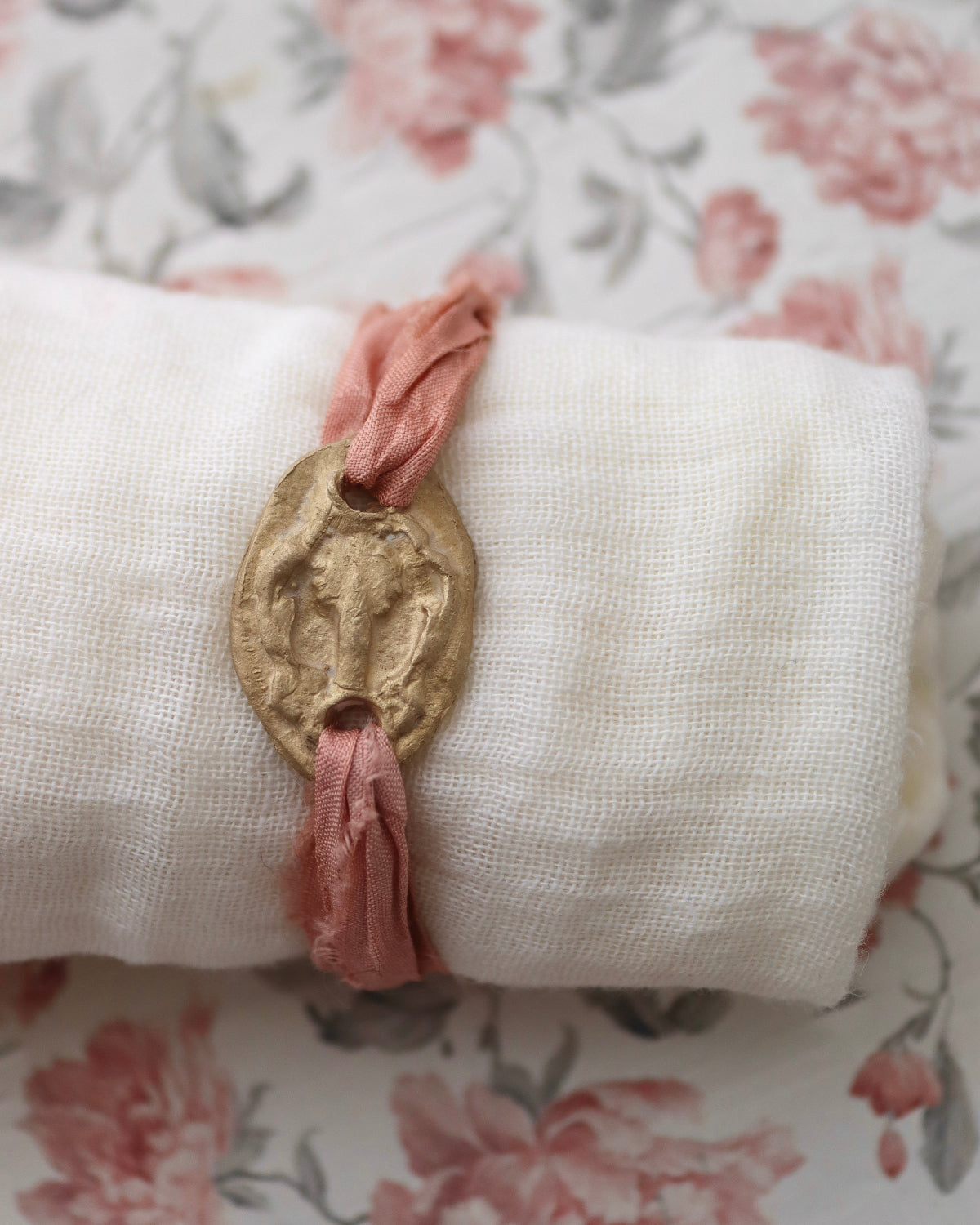 Virgen del Pilar Pulsera - Latón dorado