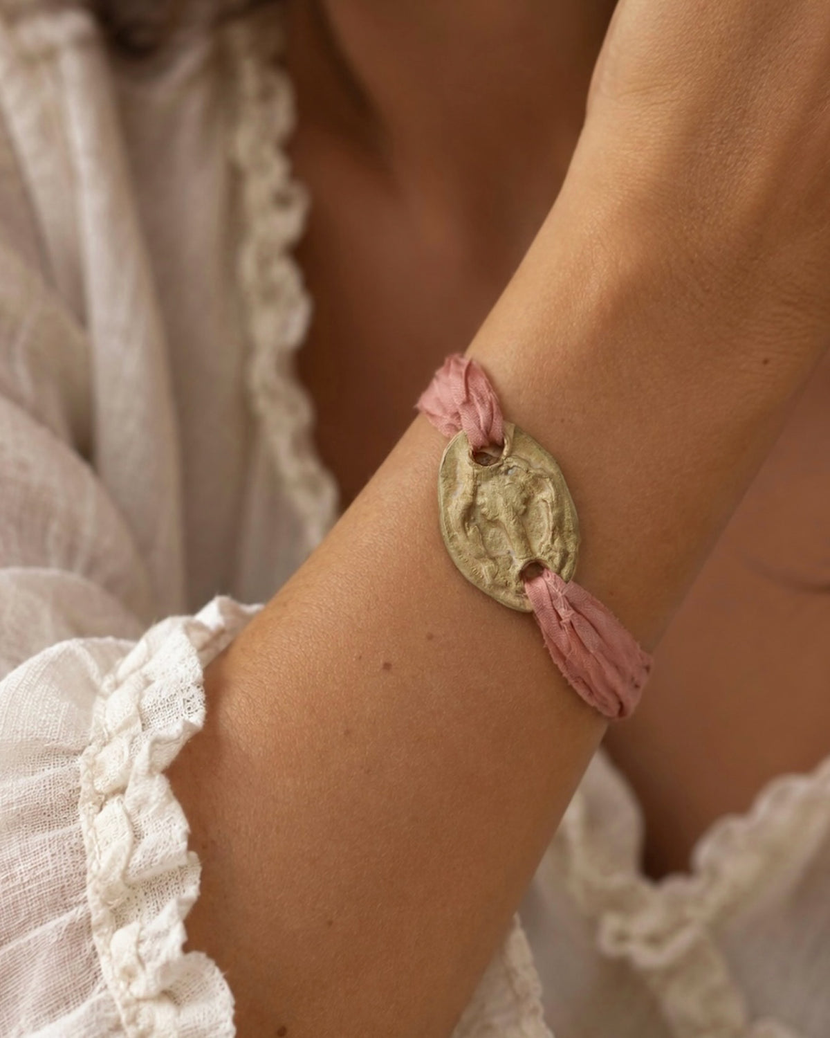 Virgen del Pilar Pulsera - Latón dorado