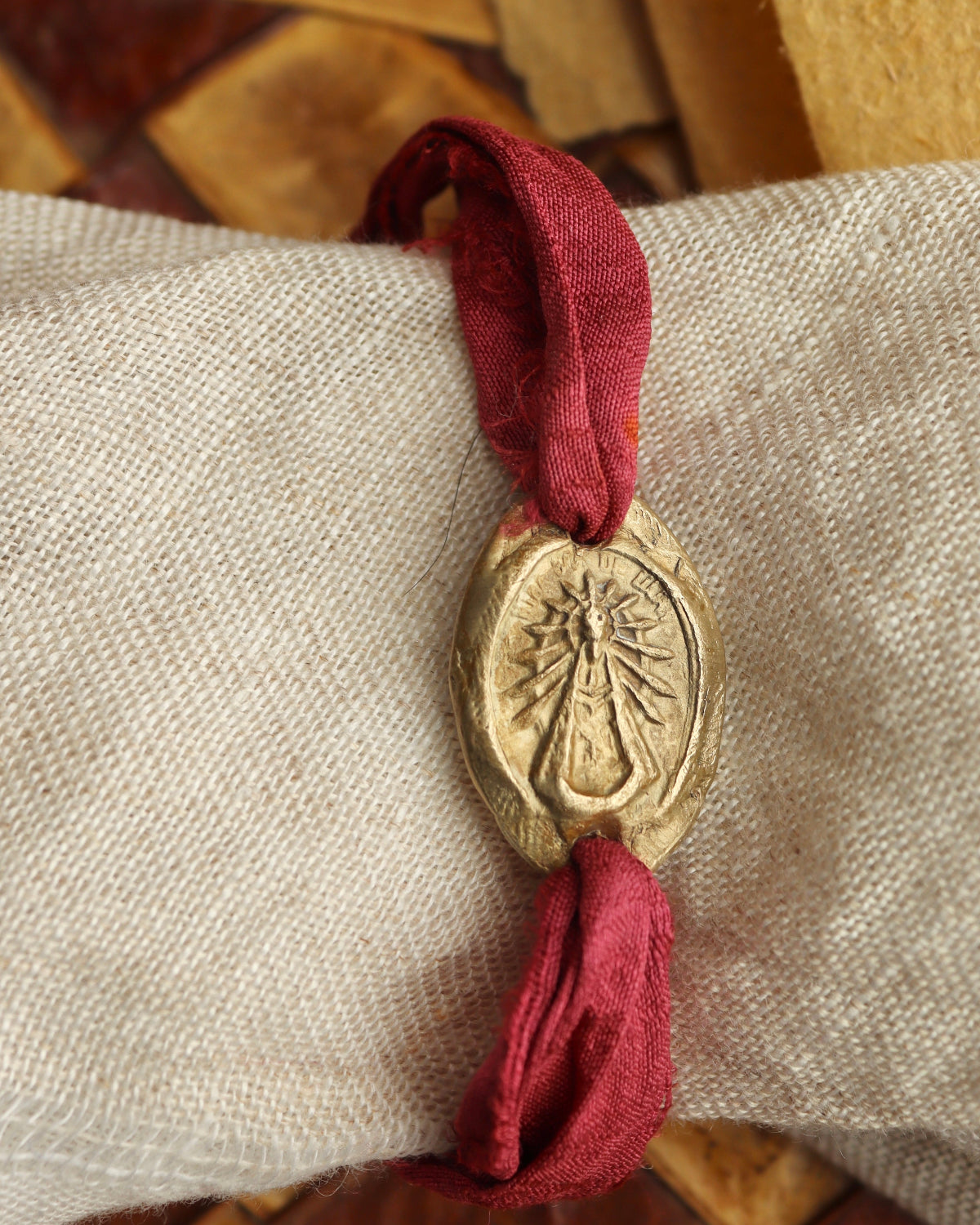 Virgen de Luján Pulsera - Latón dorado