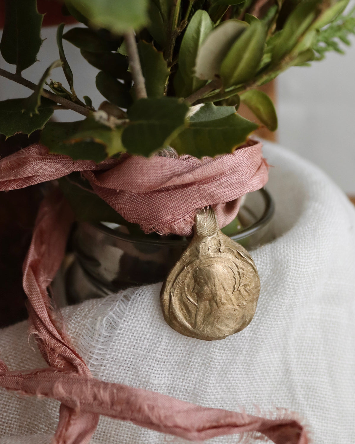 Virgin of Lourdes Bouquet - Gilt brass