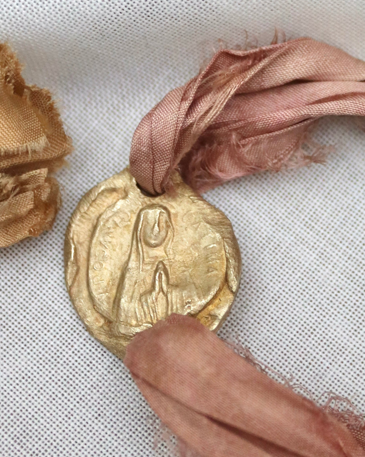 Virgen del Rosario Pulsera - Latón dorado