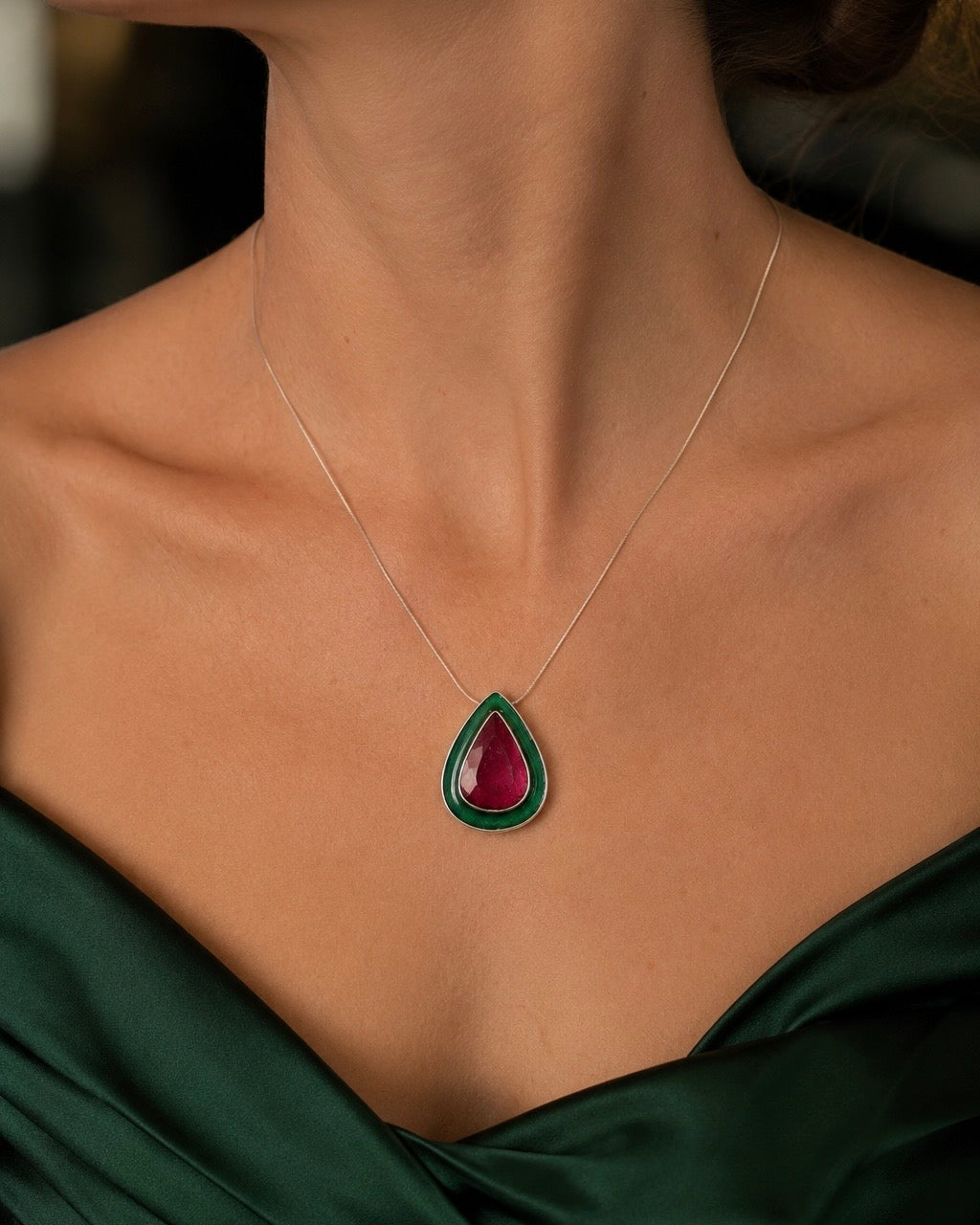 Colgante Rubelita con esmalte verde - Pieza única