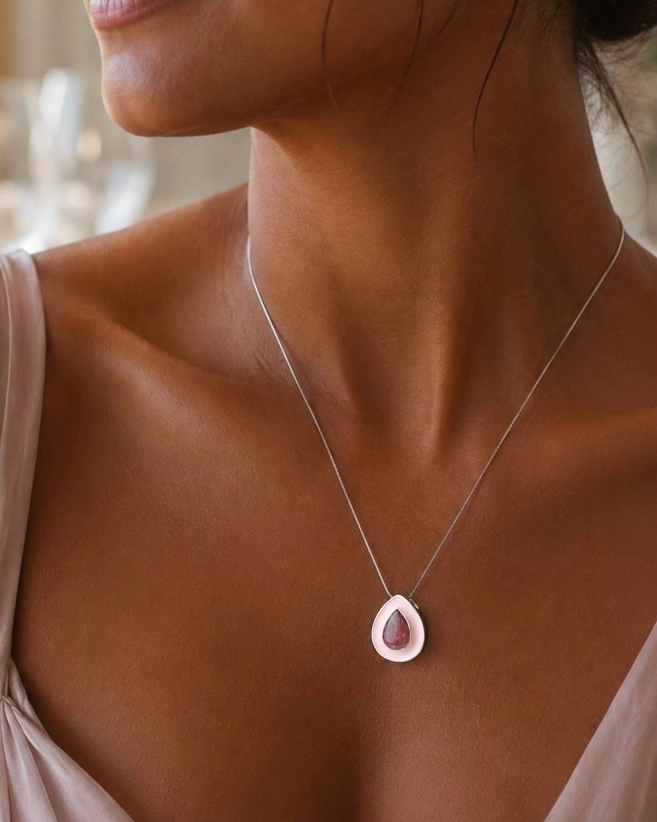 Colgante Rubelita con esmalte rosa - Pieza única