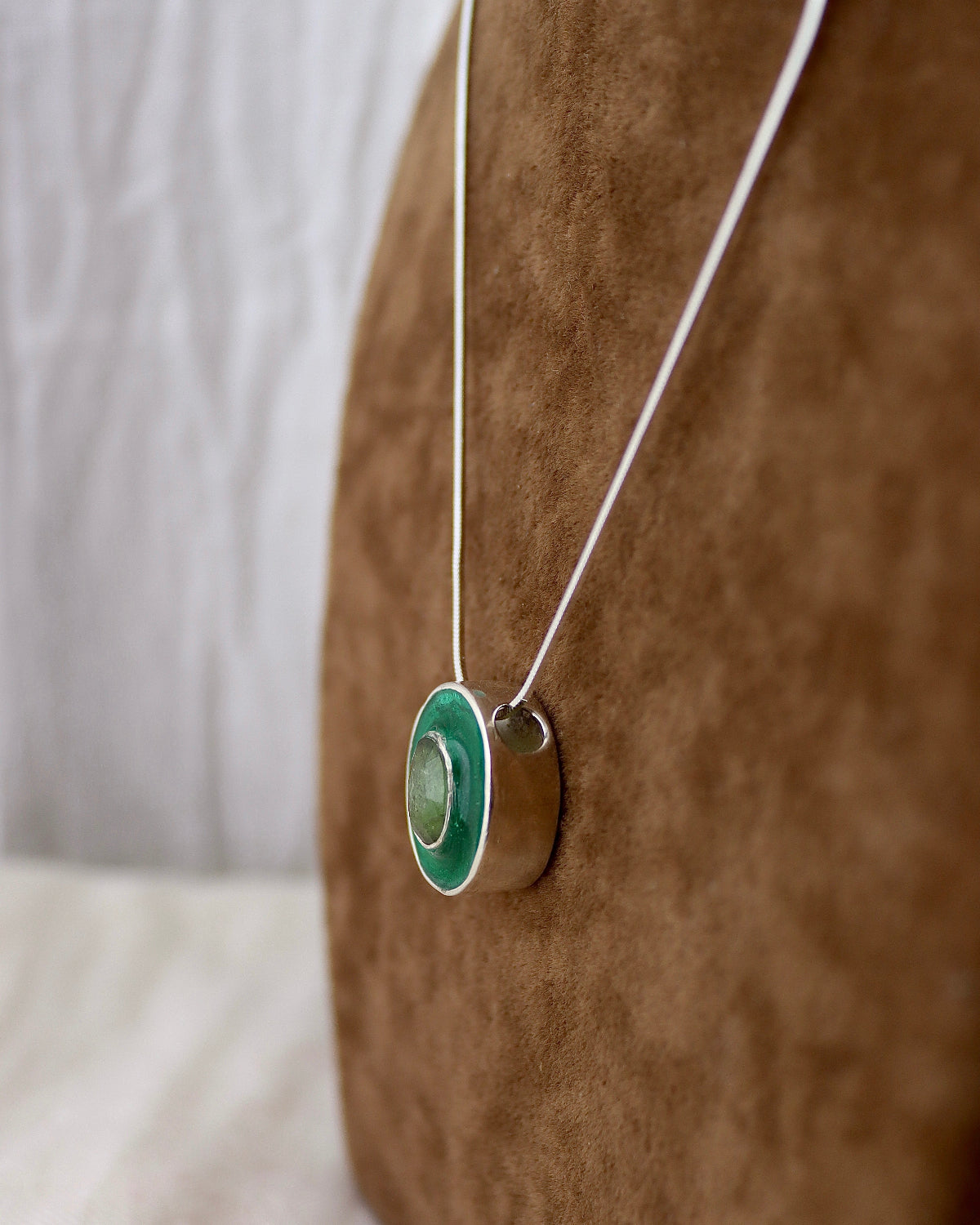 Colgante Verdelita con esmalte verde- Pieza única