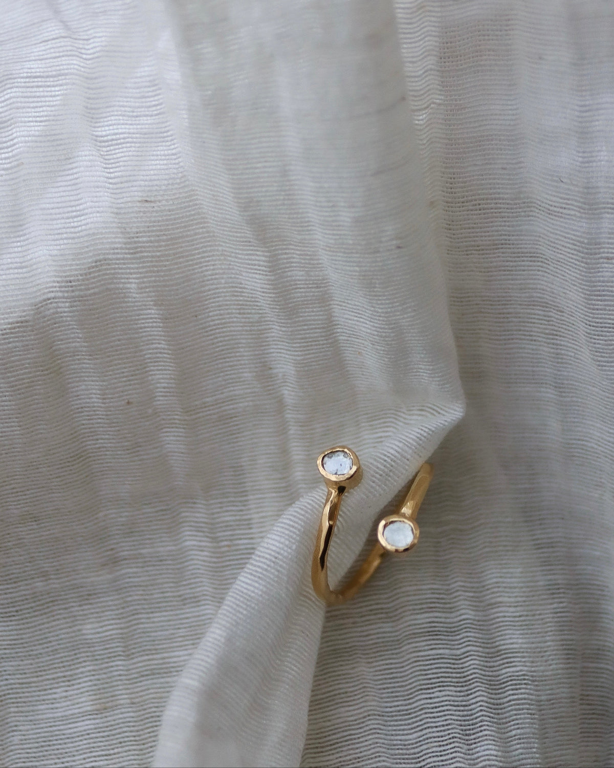 Anillo Tú y Yo de diamantes y plata
