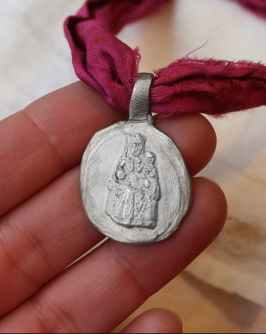 Virgen del Vinyet Colgante - Plata