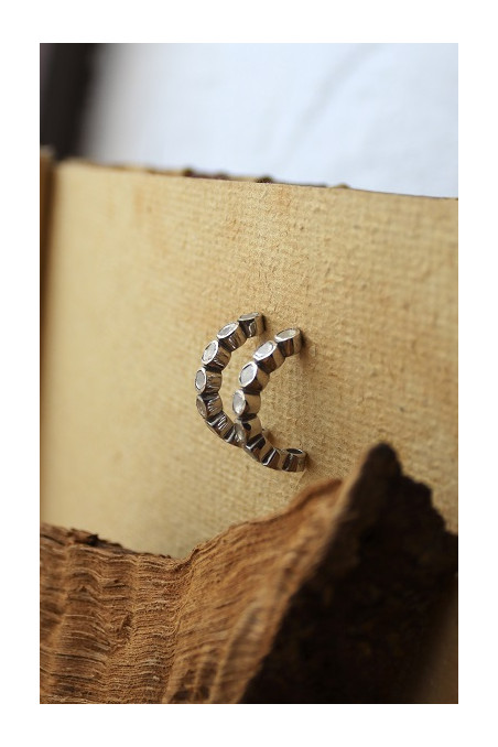 Pendientes But grandes de diamantes y plata