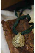 Medalla rústica  de la Virgen del Rocío en latón. Hecha artesanalmente en España por Sandra Bellew.