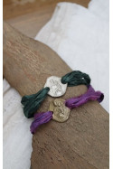 Pulsera Virgen del Carmen en latón y en plata. Hecha artesanalmente por Sandra Bellew