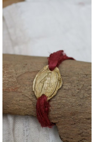 Pulsera rústica de la Virgen Milagrosa en latón. Hecha artesanalmente en España por Sandra Bellew.