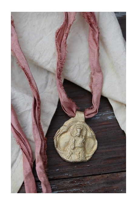 Virgen de los Desamparados Colgante latón