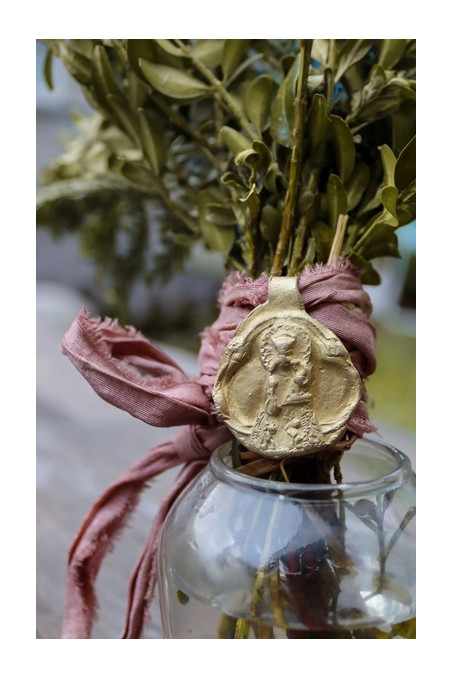 Virgen de los Desamparados Ramo latón