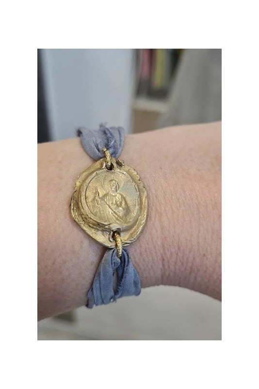 Pulsera rústica de San Judas Tadeo en latón. Hecha artesanalmente en España por Sandra Bellew.