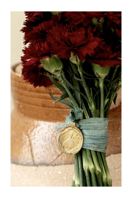 Medalla rústica de San Fermín para ramo en latón. Hecha artesanalmente por Sandra Bellew.