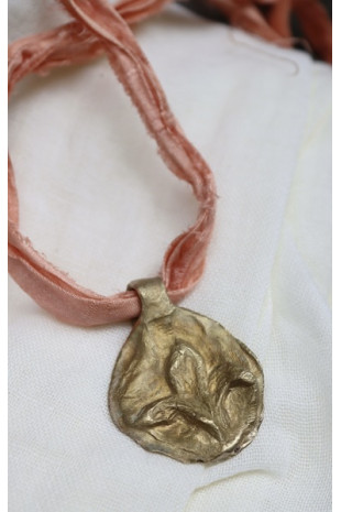 Moneda Flor de Lis Colgante