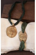 Pulsera rústica del árbol de la vida en latón. Hecha artesanalmente por Sandra Bellew.