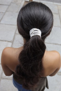 Cadena de perlas para el pelo. Hecha por Sandra Bellew.