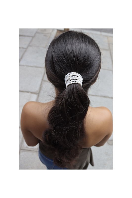 Cadena de perlas para el pelo. Hecha por Sandra Bellew.