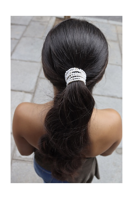 Cadena de perlas para el pelo. Hecha por Sandra Bellew.