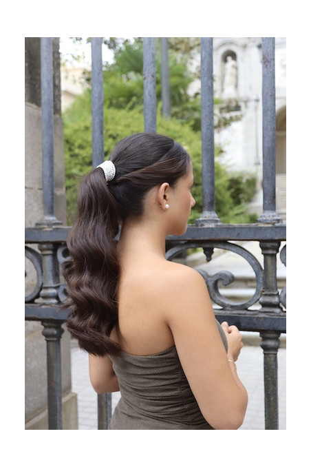 Cadena de perlas para el pelo. Hecha por Sandra Bellew.