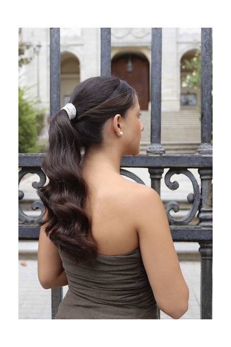 Cadena de perlas para el pelo. Hecha por Sandra Bellew.