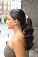 Cadena de perlas para el pelo. Hecha por Sandra Bellew.