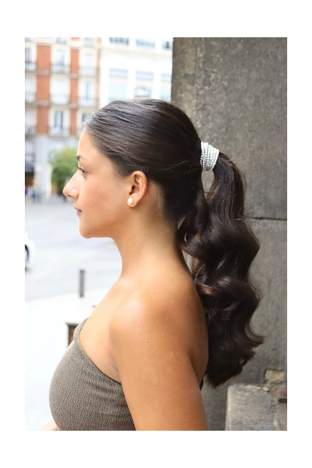 Cadena de perlas para el pelo. Hecha por Sandra Bellew.