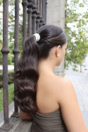 Cadena de perlas para el pelo. Hecha por Sandra Bellew.