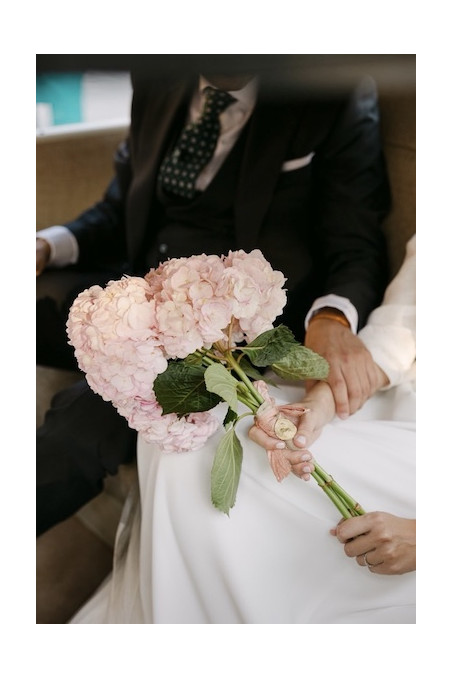 Medalla rústica de la Inmaculada Concepción para ramo en latón. Hecha artesanalmente por Sandra Bellew.