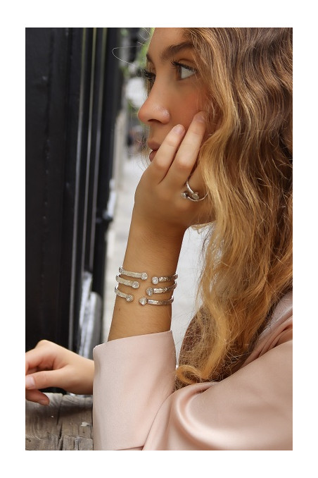 Brazalete luna plata con diamantes en bruto.