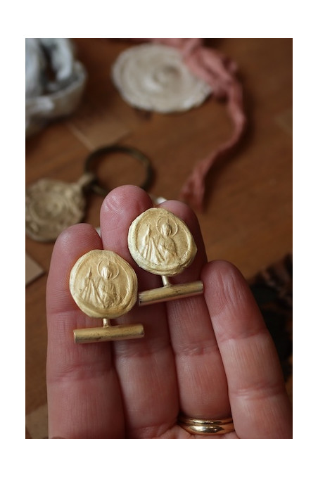 Gemelos rústicos de San Judas Tadeo en latón. Hechos artesanalmente en España por Sandra Bellew.