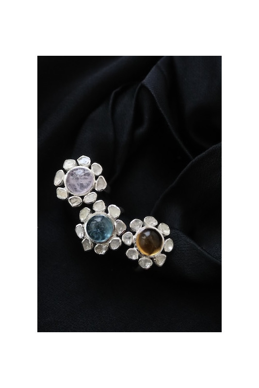 Anillo de diamantes con aguamarina,  cuarzo rosa y cuarzo citrino  en plata. Diseñado por Sandra Bellew.