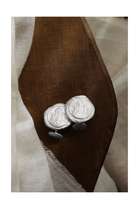 Gemelos rústicos de San José en plata. Hechos artesanalmente en España por Sandra Bellew.