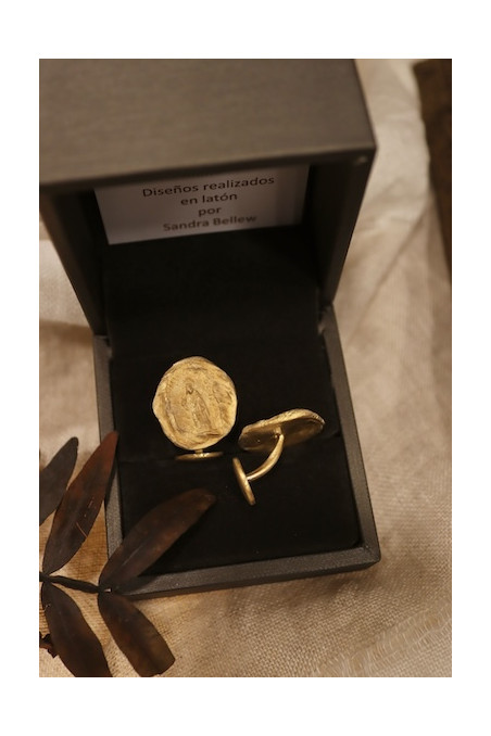 Gemelos rústicos de Santa Marta en latón. Hechos artesanalmente en España por Sandra Bellew.